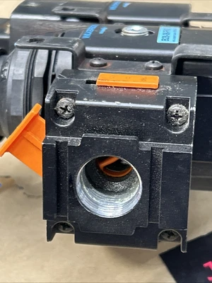 USED Wilkerson E28-06-EC00,B28-06-FK00