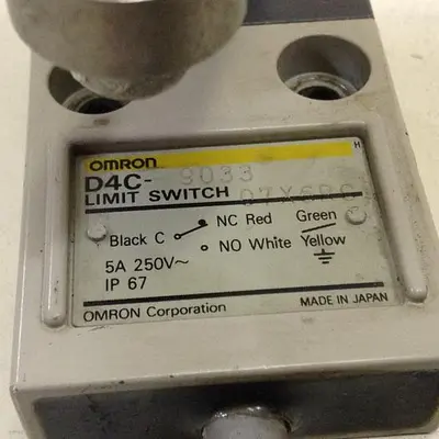USED OMRON D4C-9033