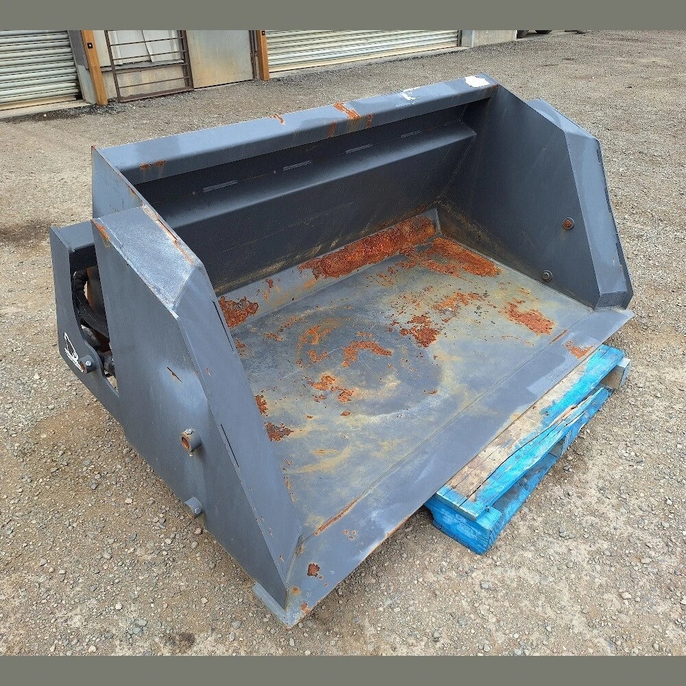 Wolverine 6ft Wide Skid Steer Bucket