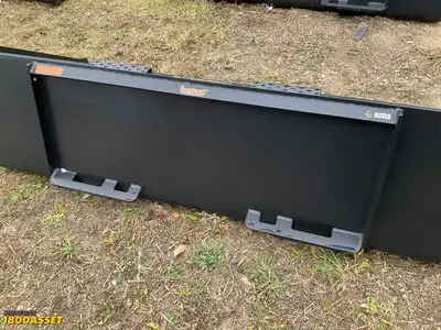 New Tomahawk 72” skid steer bucket, welded on high carbon cutting edge, skid steer quick attach