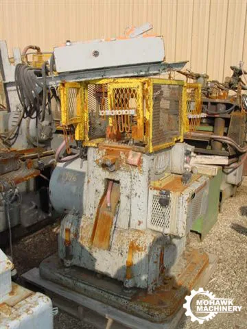 18 TON TISHKEN “C0-6-HA” 2-POST CUT-OFF - 4” CUT WIDTH - 8” BETWEEN POSTS - SCRAP CHUTE