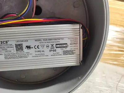 NEW CROUSE-HINDS VMVL-11-2C-R1-UNV1-S890