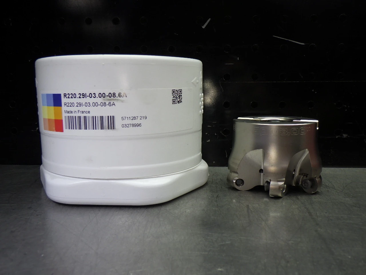 SECO 3" Coolant Thru Facemill 1" Arbor R220.29I-03.00-08.6A (LOC1276A)