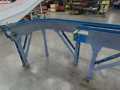 New London Engineering 7.5" x 13' 6" Side by Side Plastic Chain Conveyor 90°