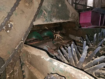 NEW IDEA 325 Harvesting Equipment | Iron Listing (34)