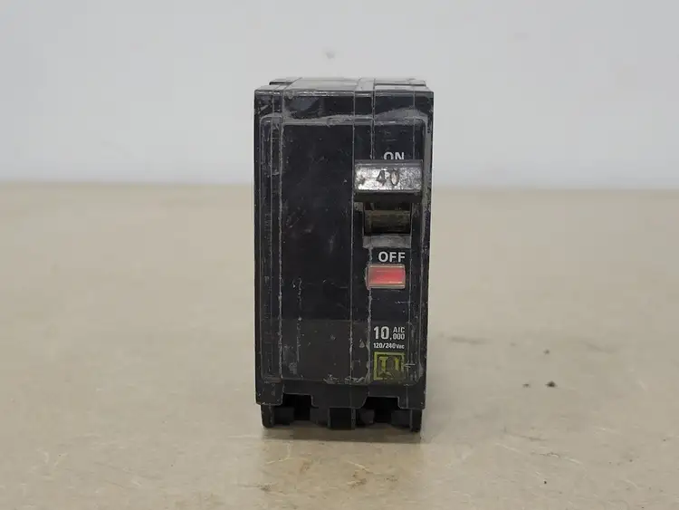 Used SQUARE D QO240 Switchgears British Columbia CA | Lenmark #240188