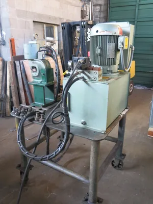 USED ESTERLINE WHITNEY 75001 HYDRAULIC PUNCH