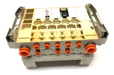 VV5Q11-05N3FS0-D0RS | SMC  Plug In Manifold Assembly 5-Port - Used