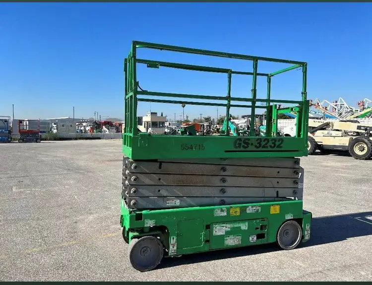 Used 2013 GENIE GS 3232 Scissor Lifters Utah US | Global Remarketing #1285313