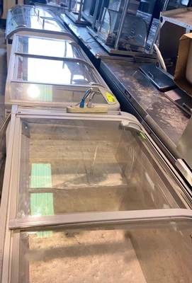 105-0057 AHT Paris 185 Self Contained Freezer Case
