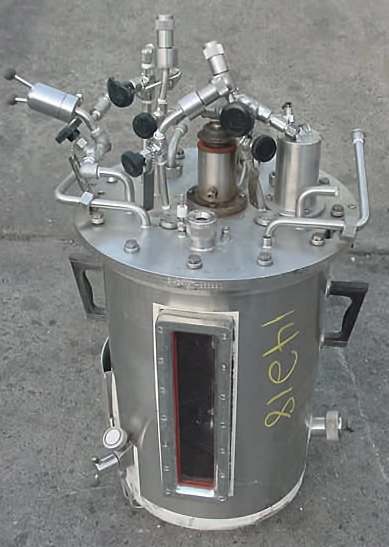 Used NEW BRUNSWICK 28 LITER FERMENTOR FERMENTOR CHAMBER Reactors New Jersey US | Champion Trading Corporation #424482
