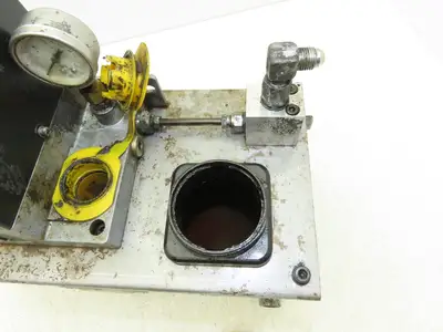 SKF MKU12-BW6-OI18+PSI Lubrication Pump Machine Oiler 6.7L Tank 0.1 L/Min 200V