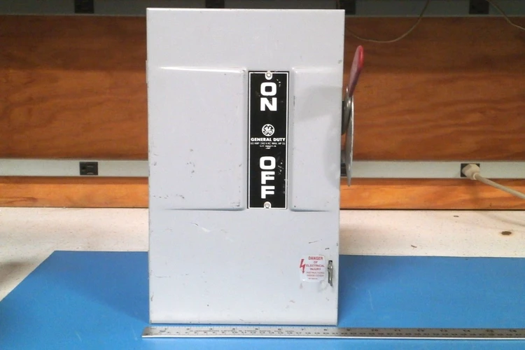 Used GE DISCONNECT SAFETY SWITCH Relays & Switches Arizona US | ASSET CONVERSION SPECIALISTS, INC. #312866