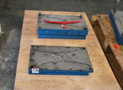 Clothes Hanger 4-1/4"