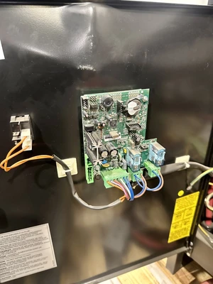 Used _UNKNOWN_ _UNKNOWN_ Rectifier - Battery Chargers West Virginia US | Cooper Industries #1409473