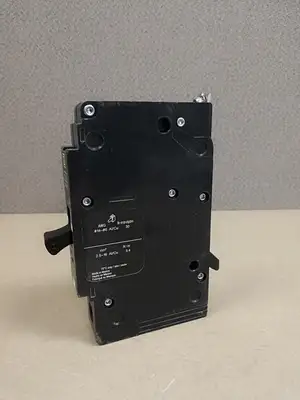 NEW SQUARE D EDB16015