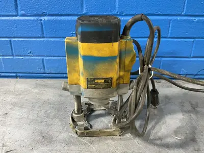 Used DEWALT DW615 Miscellaneous MRO Ohio US | HGR 24 #1293720