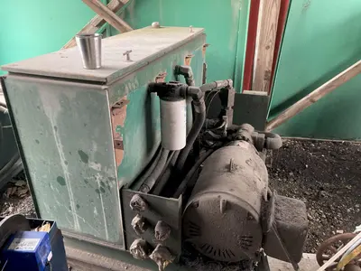 200 TON WTC EQUIPMENT HYDRAULIC TRACK PRESS & TORQUE WRENCH: STOCK #18311
