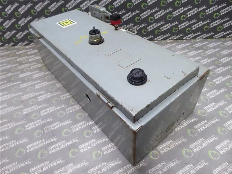 Square D 8538SCG14V81F4T Fusible Combination Starter NEMA 1 30 A 575V Used