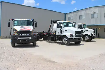 New | in-Stock 2027 MACK MD7 Rolloff Trucks Texas US | Roll Off Truck World #1491920
