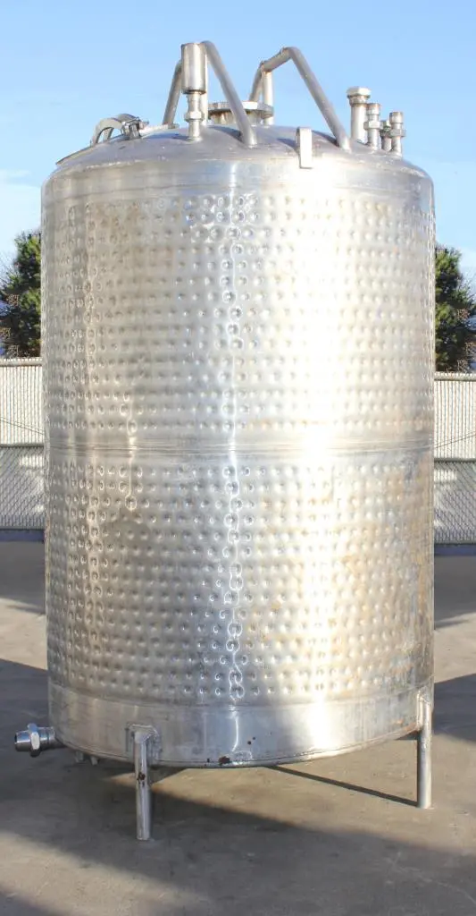 SPC7976  Tank 800 gallon vertical tank, Stainless Steel, slope