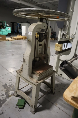 Used HOPKINS MACHINE CO. GENERIC Screw Presses Minnesota US | Machinesused.com #1294037