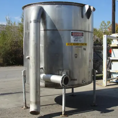 SPC7117  Tank 1100 gallon vertical tank, Stainless Steel, dish
