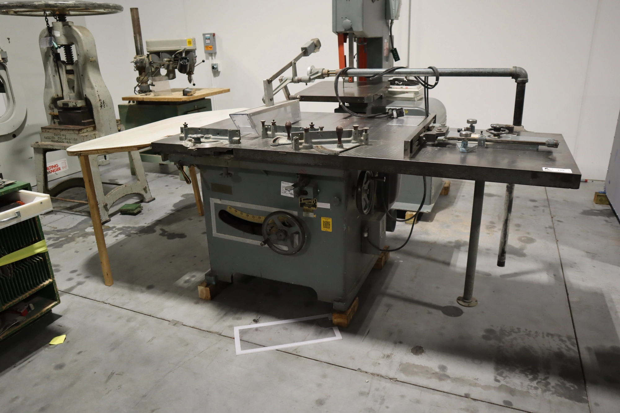 Used TANNEWITZ XJS SLIDING TABLE SAW Woodworking Table Saws Minnesota US | Machinesused.com #1295838
