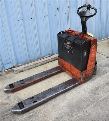 TOYOTA 7HBW23 Pallet Jacks | Mohawk Machinery (2)