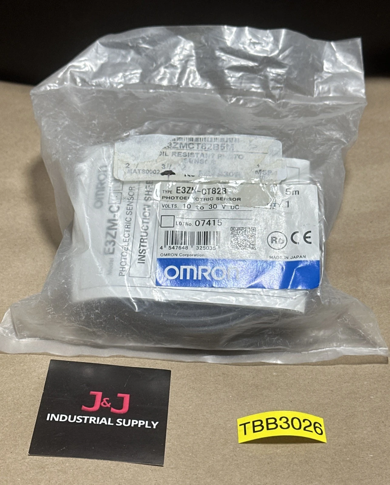 NEW Omron E3ZM-CT82B