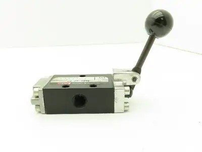 ARO 5631 20 02 Pneumatic 3-Port Manual Lever Control Valve 1/4" NPT