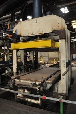 USED VALETTE PANEL PRESS 410 TON