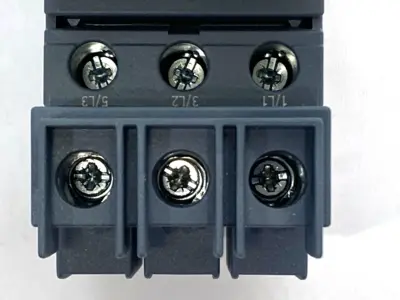 USED SIEMENS SIRIUS MOTOR START CIRCUIT BREAKER FRAME SIZE S00 3.2A