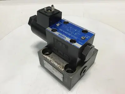 USED YUKEN DSG-01-2B2-D24-N-7090