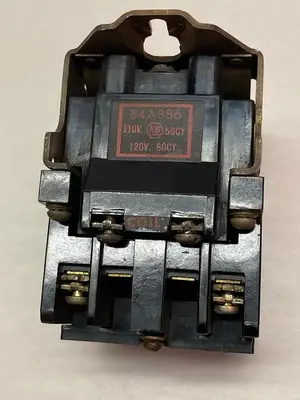 Used ALLEN-BRADLEY 700-N200A1 Miscellaneous Equipment (Electrical & Power) | Surplus Asset Holdings #1200483