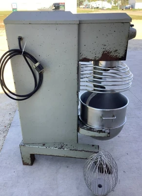 152-0207 Univex SRM60 60 Quart Mixer