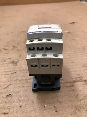 USED TELEMECANIQUE / SCHNEIDER ELECTRIC CAD32G7
