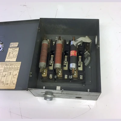 Amalgamated Electric 100 Amp Fusible Disconnect
