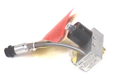 NEW NORDSON E100XT-SB GLUE GUN HEAD 1018926, 240V, 240W, E100XTSB