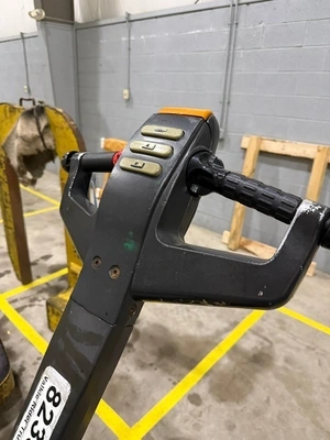 CATERPILLAR CAT / Towmotor 6,000Lb Electric Pallet Lifter Individual Machines | Midwest Machinery, LLC (4)