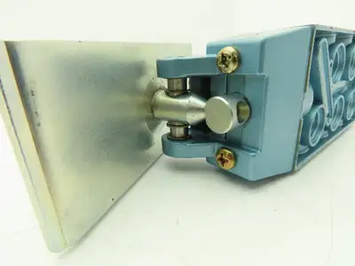 Honeywell Skinner S3T0CCX2 Directional Control Valve Pneumatic Air Foot Pedal