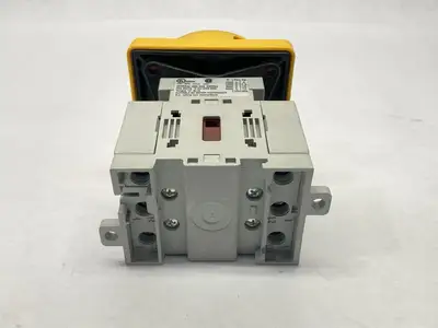 194E-E32-1753 | Allen Bradley  Ser B Disconnect Switch 32A 690V - Used