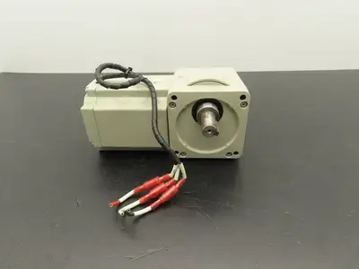 Sumitomo Hyponic Drive RNFM009-15R-30 Gearmotor 30:1 Ratio 56rpm 230V 3PH RH