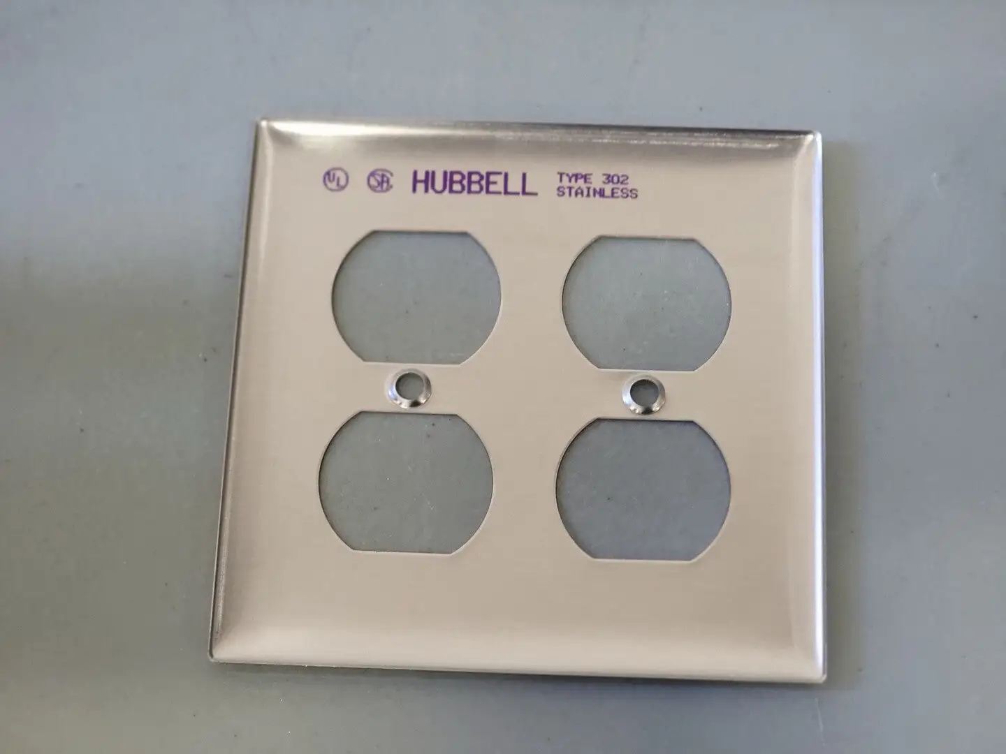 NEW HUBBELL S82