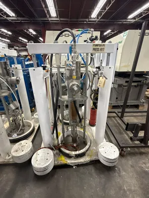 2007 TOSHIBA EC240NIIV30-6A SILICONE LIM Injection Molding Horizontal/Vertical | Machinery Network (31)