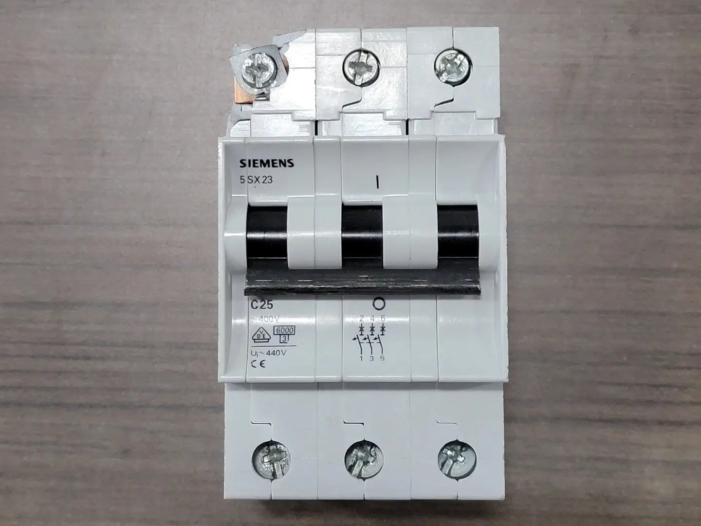 USED SIEMENS 5SX23-C25