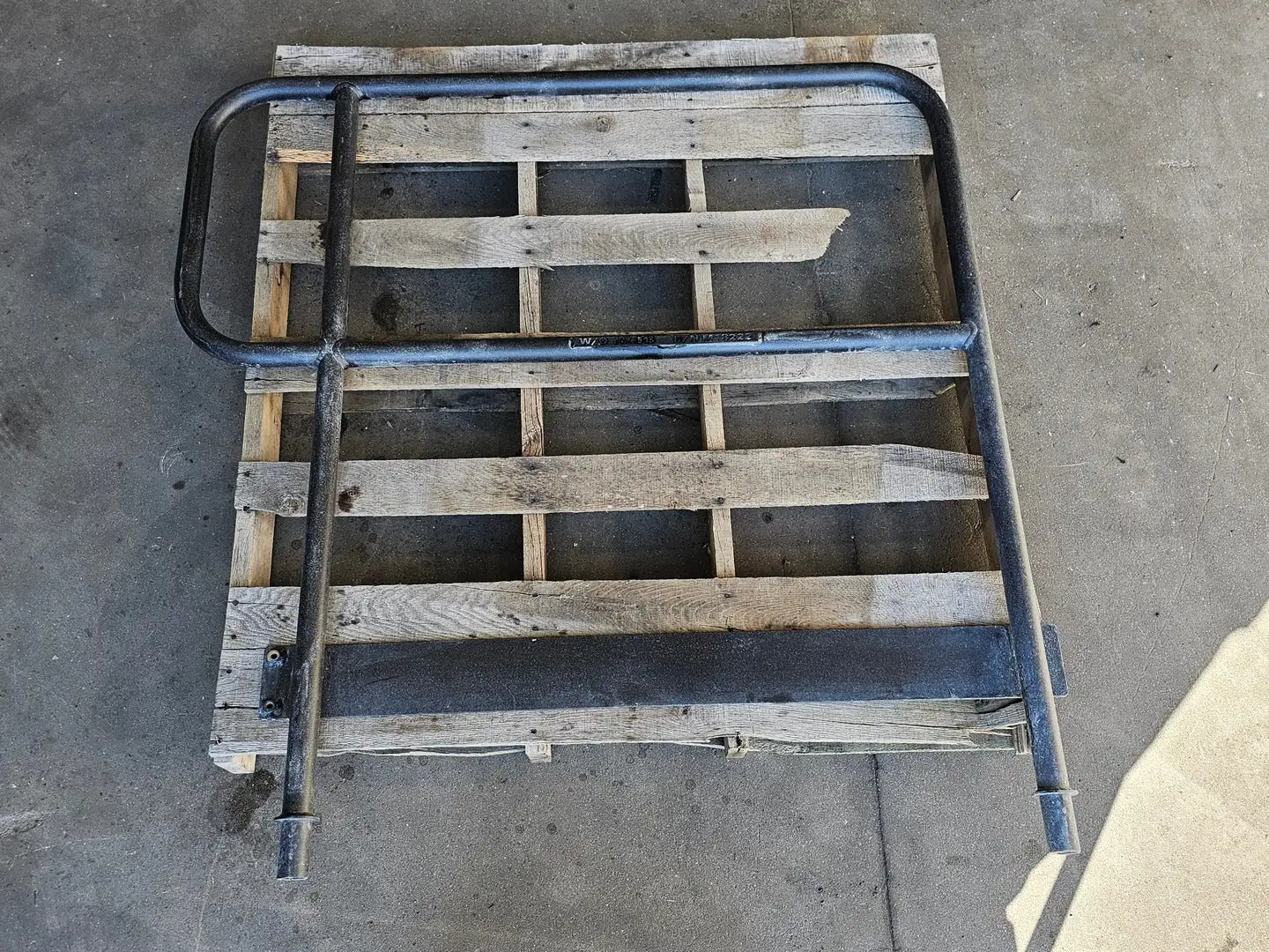 Toromont SS1147 Handrail RH M18222, for CAT 390F