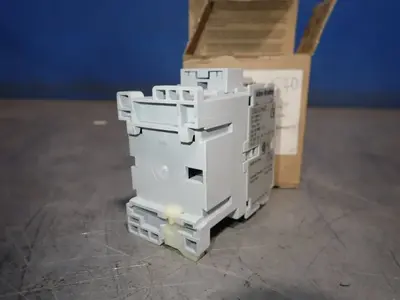 New | in-Stock ALLEN BRADLEY 700CF400 Relays & Switches | HGR 24 #739676