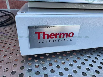 Used THERMO MAXQ 2000 BENCHTOP CO2 RESISTANT SHAKER 88881101 W/ THERMO CONTROLLER Shakers California US | Equipment Lab #1302397