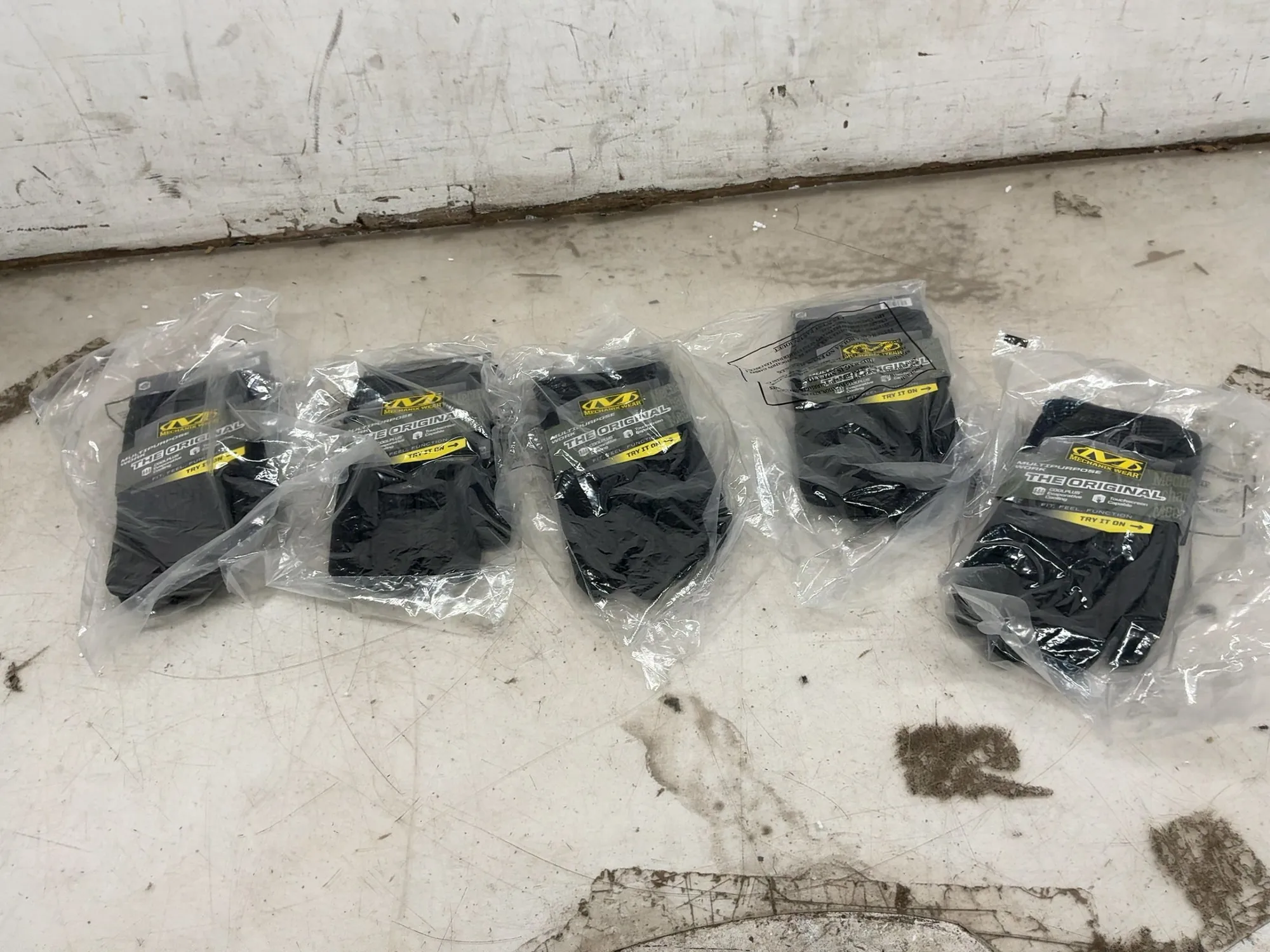 Used _UNKNOWN_ _UNKNOWN_ Gloves Michigan US | Miedema Asset Management Group #1414895